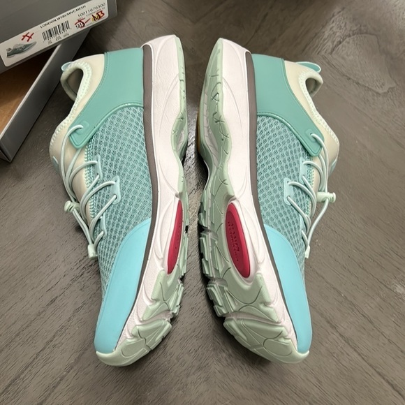 Vionic | Wasabi & Mint London Sneaker - Women - Picture 9 of 14